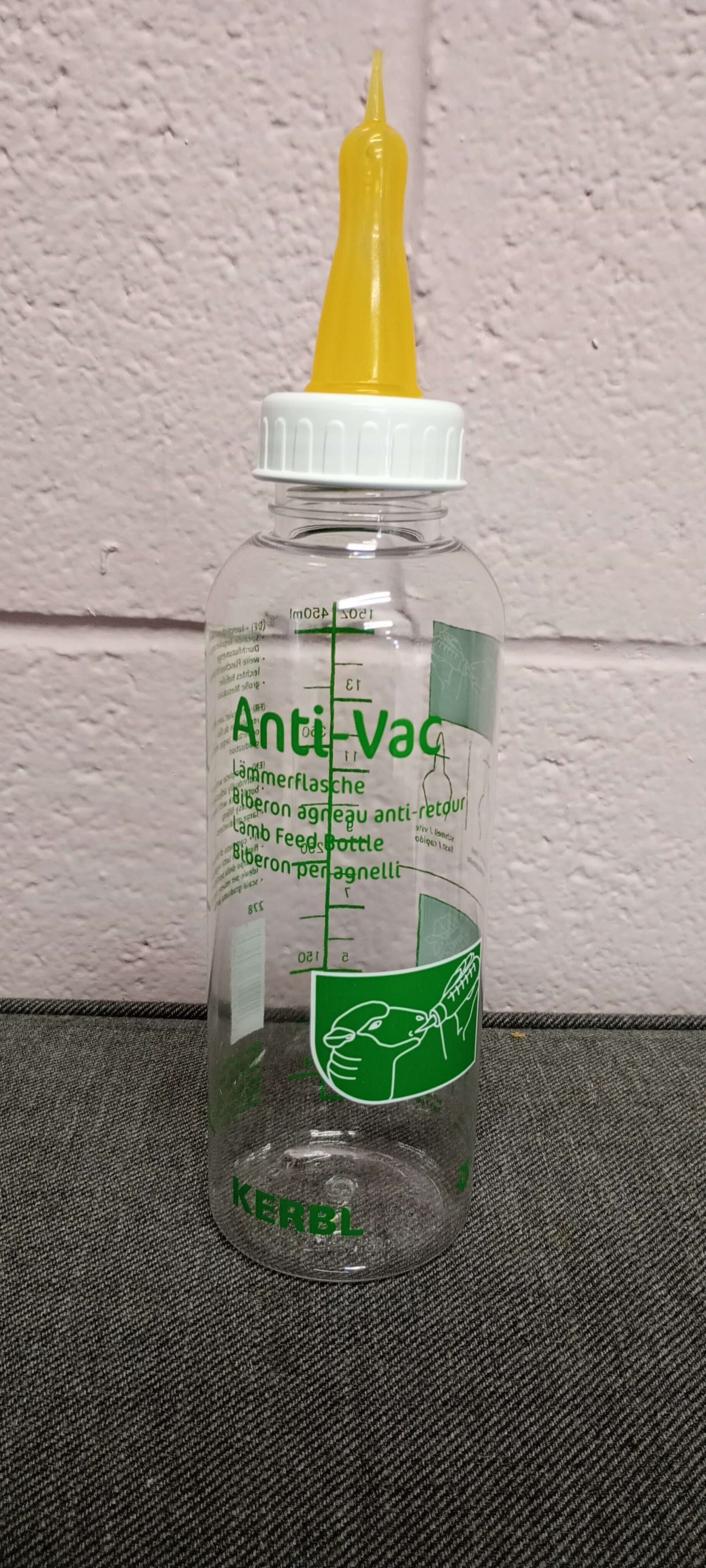 Lamb Anti-Vac Feed Bottle - With Teat Graduation